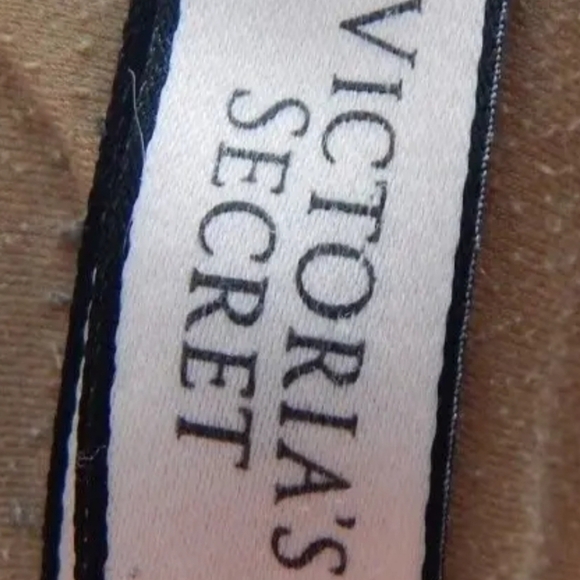 Victoria's Secret Lined Demi Bra - Picture 2 of 3